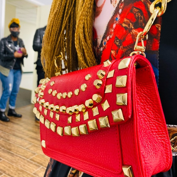 GOLD LOVE - Picture 3 of 15